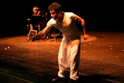 Imagen del espectáculo teatral 'Teatro en bolas' en el Teatro Lara