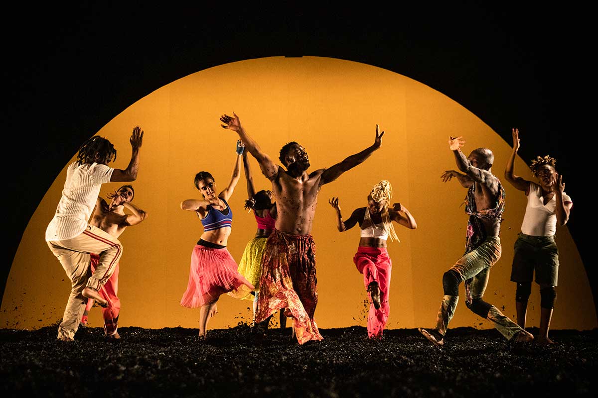Imagen de Wakatt, de Faso Danse Théâtre (Burkina Faso-Bélgica). // Foto: Sophie-Garcia