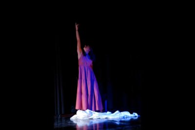 Imagen del espectáculo teatral 'El gran inquisidor' en el Teatro del Barrio