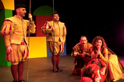 Imagen del espectáculo teatral 'Los figurantes' en el Teatro Fígaro Adolfo Marsillach