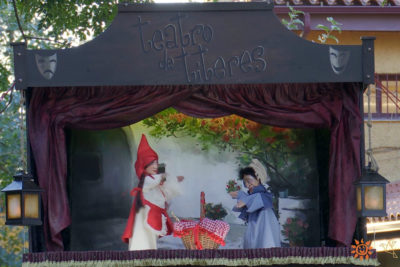 Imagen del espectáculo teatral 'Los títeres de Caperucita Roja' en el Teatro Lara