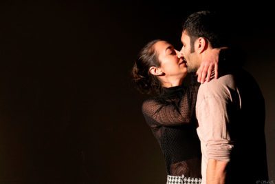 Imagen del espectáculo teatral 'un pequeño asesinato sin consecuencias' en el Teatro Lara