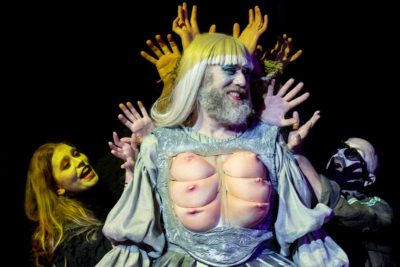 Imagen de 'Coronada y el toro' de Rakel Camacho