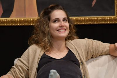 Imagen del espectáculo teatral 'La Saga' en el Teatro Lara