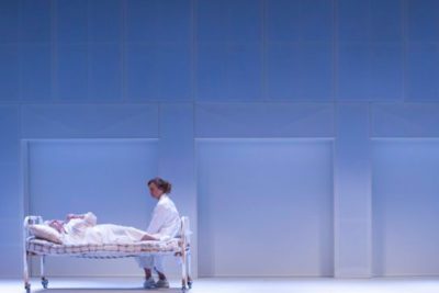 Imagen del espectáculo teatral 'Adictos' en el teatro Reina Victoria