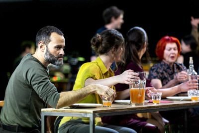 Imagen de Entre chien et loup de Christiane Jatahy en el Teatro María Guerrero