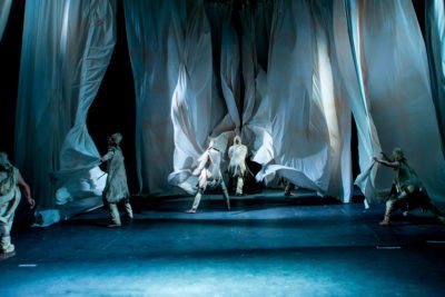 Imagen de Marat-Sade, de Atalaya Teatro,en el Fernán Gómez Centro Cultural de la Villa