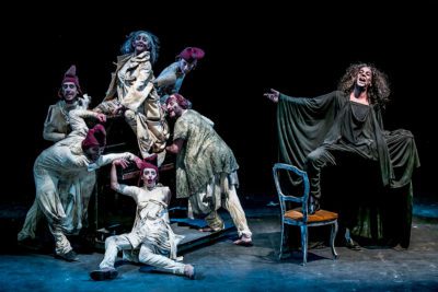 Imagen de Marat-Sade, de Atalaya Teatro,en el Fernán Gómez Centro Cultural de la Villa