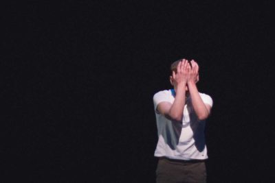 Imagen de Harakiri de María Velasco y Les Impuxibles (Clara y Ariadna Peya) en el Teatro Valle-Inclán