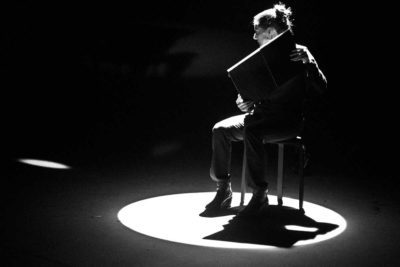 Imagen de ODISSEA - Los gestos de lo invisible en los Teatros del Canal