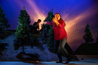 Imagen de 'Hay alguien en el bosque' de Anna Maria Ricart Codina