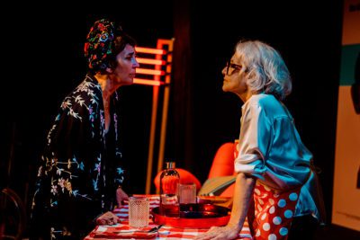 Imagen del espectáculo teatral 'Punto y coma' en el Teatro Lara