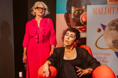 Imagen del espectáculo teatral 'Punto y coma' en el Teatro Lara