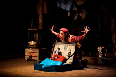 Imagen de La casa más pequeña en la Sala Cuarta Pared