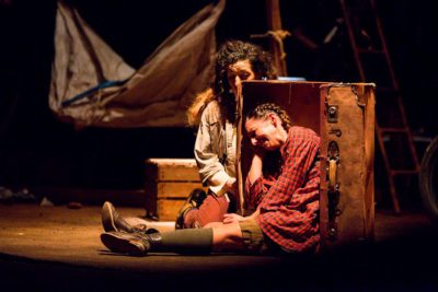 Imagen de La casa más pequeña en la Sala Cuarta Pared