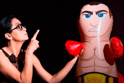 imagen de la obra 'La soledad de los muñecos inflables'