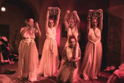 imagen de la obra 'Las Troyanas' dirigida por Fran Antón