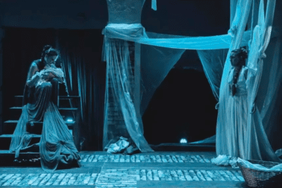 imagen de la obra 'Las Troyanas' dirigida por Fran Antón