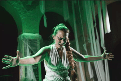 imagen de la obra 'Las Troyanas' dirigida por Fran Antón