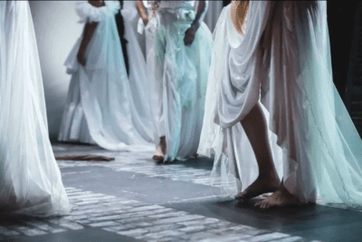 imagen de la obra 'Las Troyanas' dirigida por Fran Antón