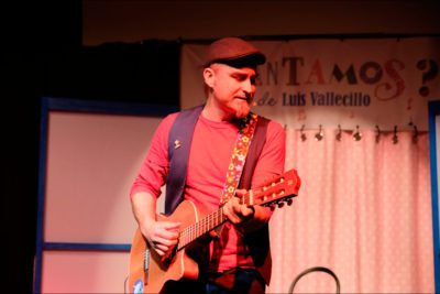 imagen de la obra 'Cantamos con Luis'