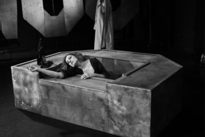 Imagen del espectáculo teatral 'Loba' en Nave 73