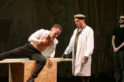 tantos esclavos tantos enemigos en sala teatro cuarta pared
