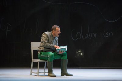 Imagen de 'La profesora' con Isabel Ordaz y Marcial Álvarez