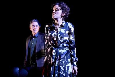 Imagen de 'El lector por horas' de Carles Alfaro