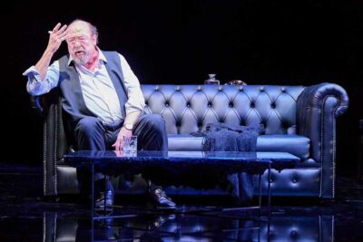 Imagen de 'El lector por horas' de Carles Alfaro
