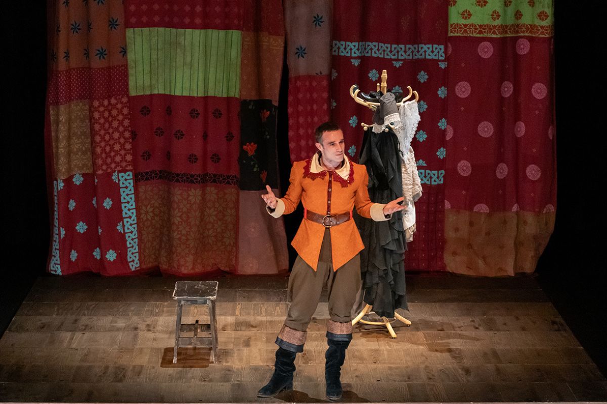 Imagen de 'Enmudecer con hablar'