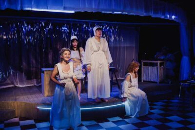 Imagen de El teatro de las locas de Lola Blasco