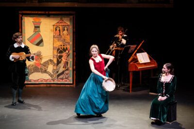 Imagen de escena de Más acá de los romances.