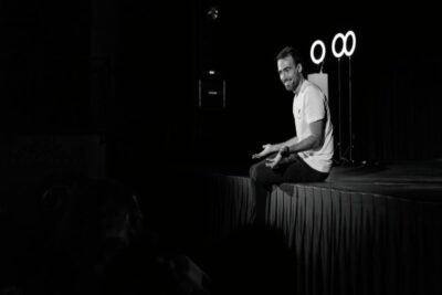 Imagen de 'Adictos al móvil' de Borja Nicolau.