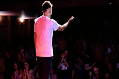 Imagen de 'Adictos al móvil' de Borja Nicolau.