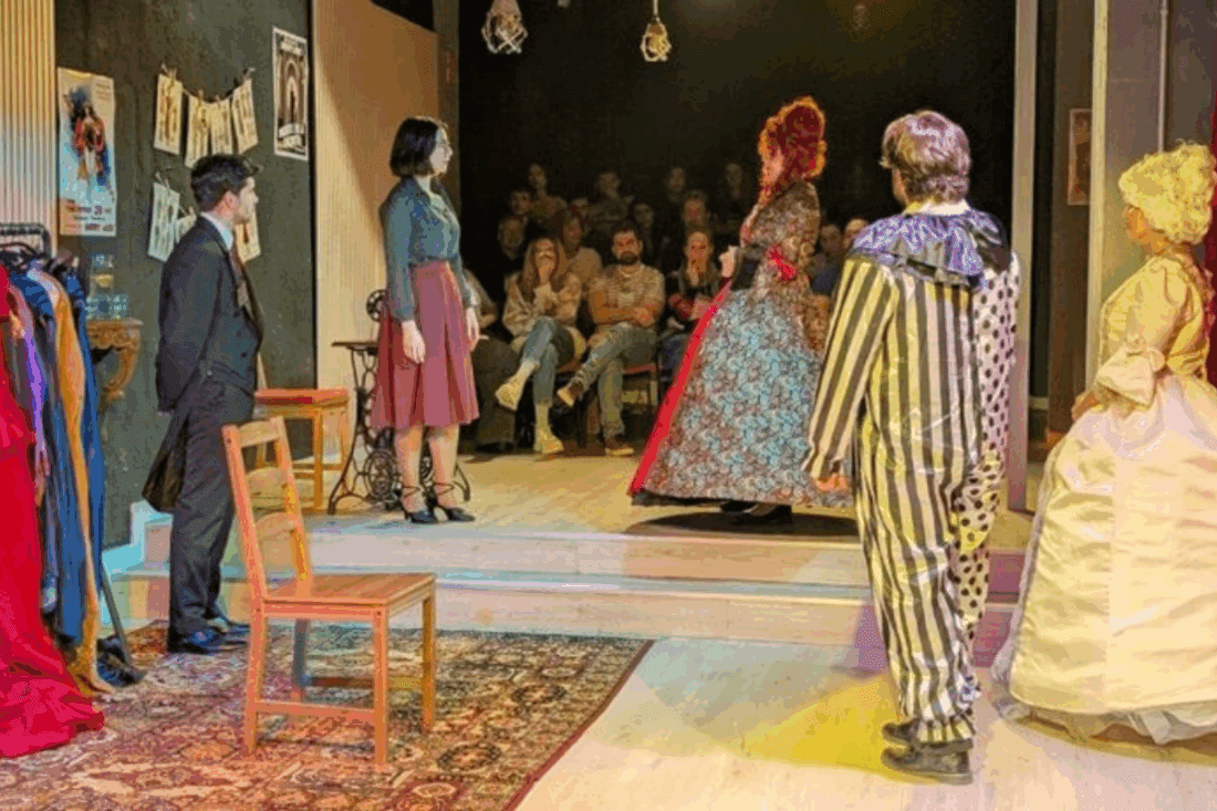 Cluedo 1930: Aplausos para un cadáver. Muerte en el teatro