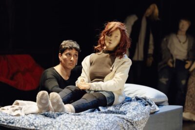 Imagen de 'Adolescencia infinita' de Pont Flotant.
