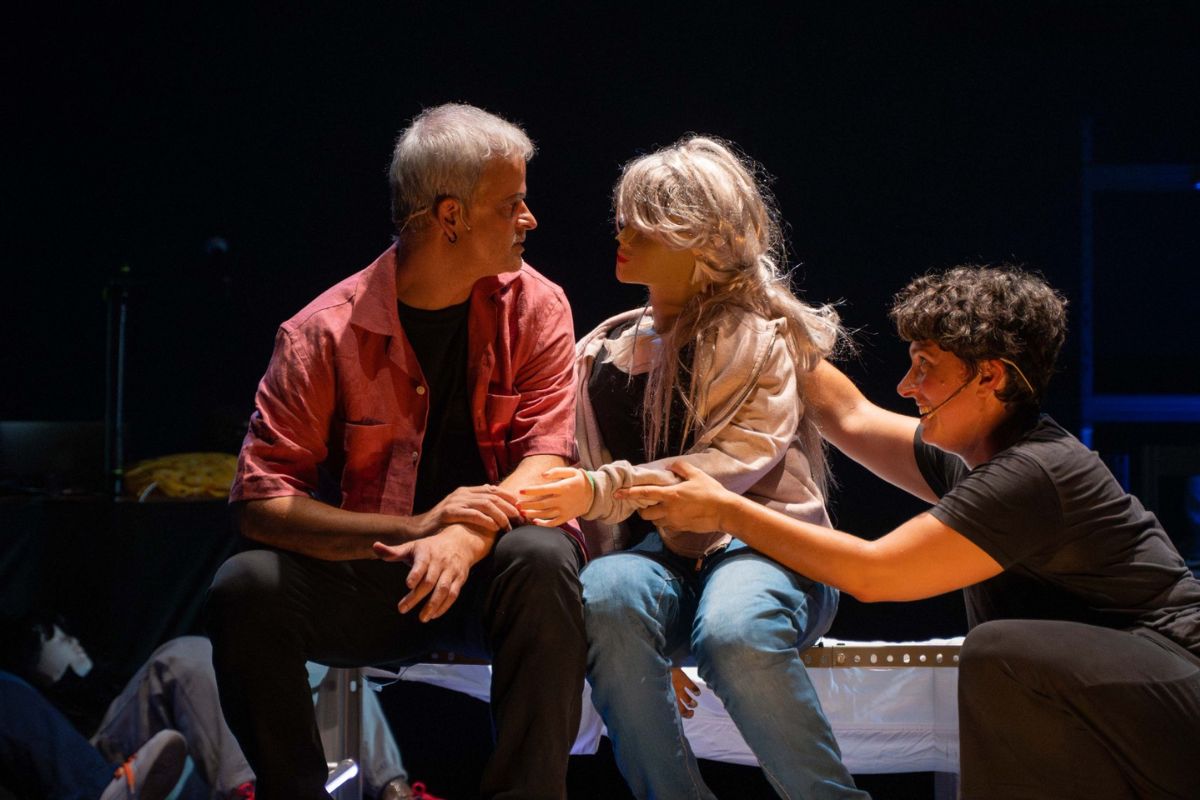 Imagen de 'Adolescencia infinita' de Pont Flotant.