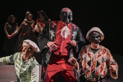 Els Joglars: El retablo de las maravillas. Variaciones contemporáneas sobre un tema de Cervantes