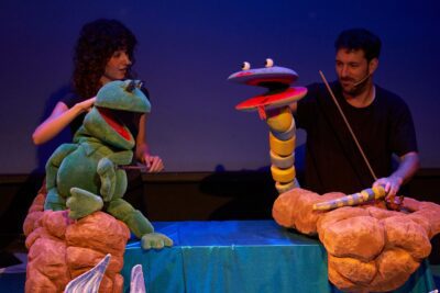 Imagen de escena de La rana y los dinos