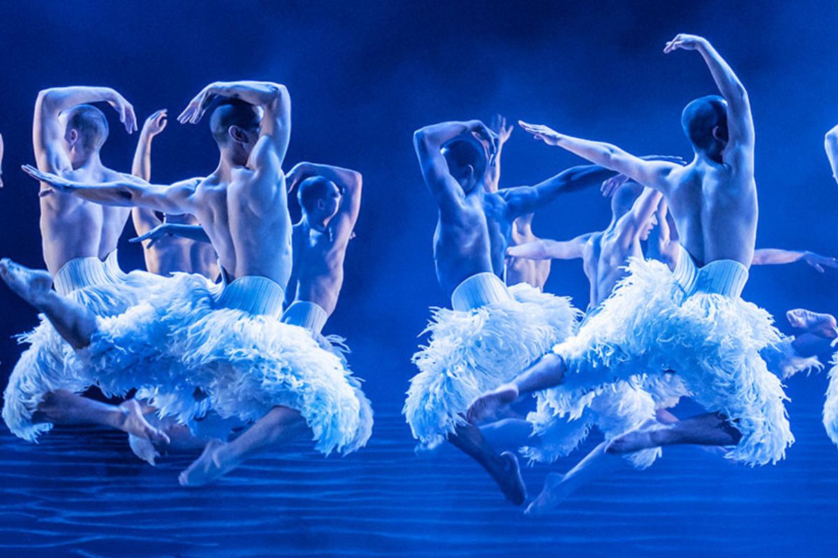 Imagen de 'El lago de los cisnes' de Matthew Bourne.