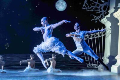 Imagen de 'El lago de los cisnes' de Matthew Bourne.