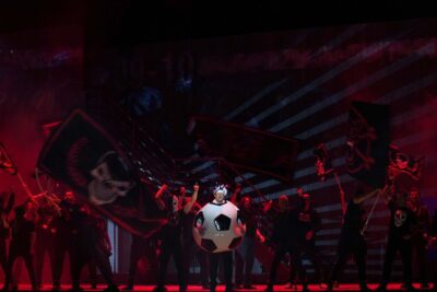 Imagen de 'Jugar con fuego' de Barbieri.