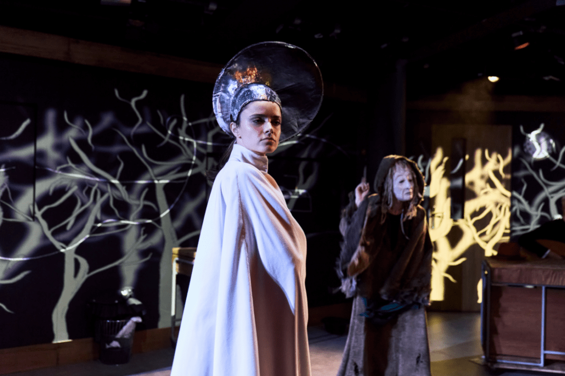 Grito, Boda y Sangre