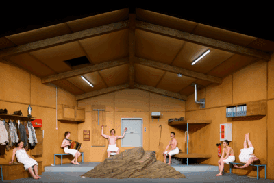 Imagen de The Summit de Christoph Marthaler / Théâtre Vidy-Lausanne