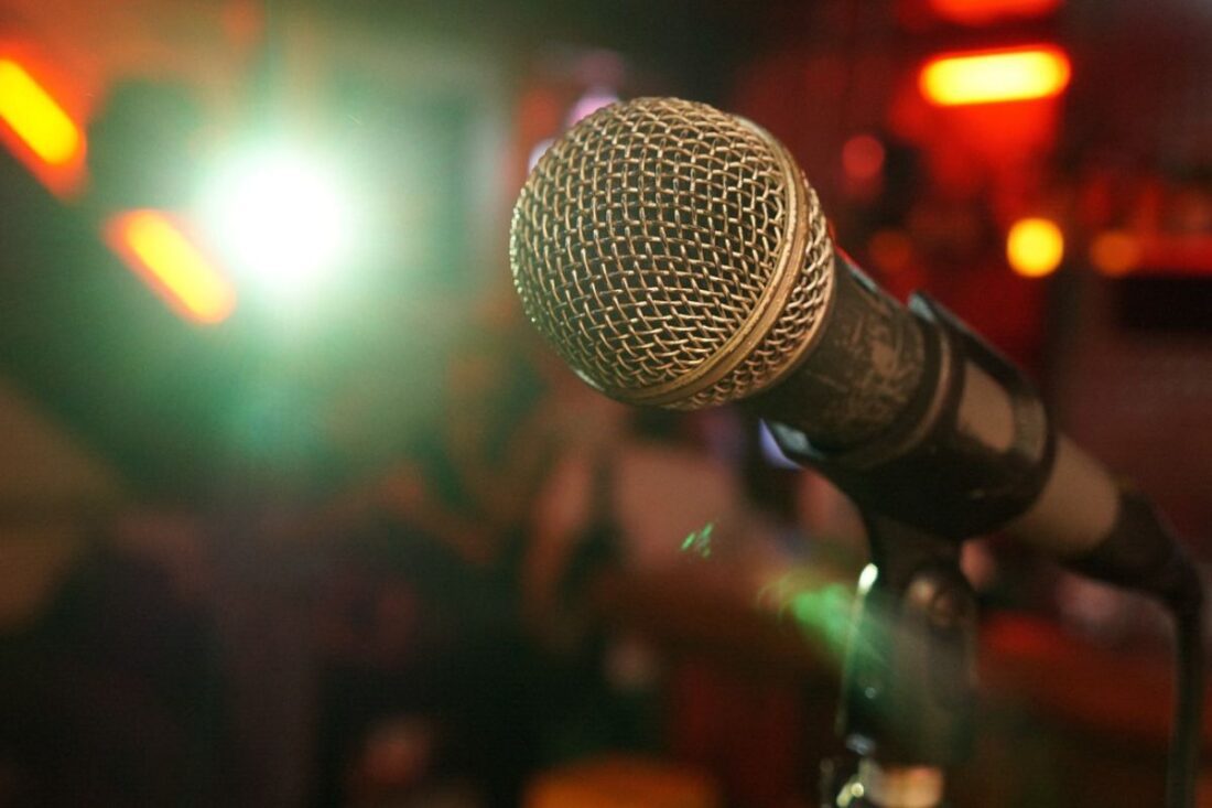3 monologuistas de comedia que deberías conocer