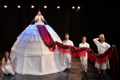 Imagen de 'Farsa y licencia de la reina castiza' de Ana Zamora.