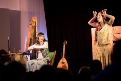 Imagen de escena de No nos moverán de Titiriteros de Binéfar