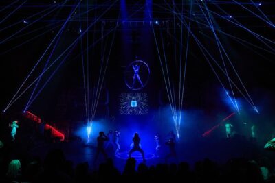 Imagen de escena de PrisionIA, la nueva era de El Circo de los Horrores.