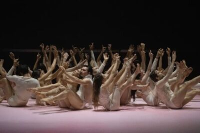 Imagen de 'Struere' de CND, Luz Arcas y Kor'sia.